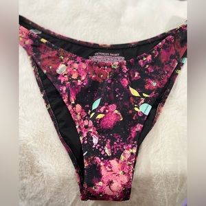 VICTORIA'S SECRET 
Mix & Match Brazilian Bikini Bottom